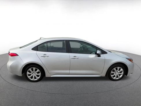 Used 2025 Toyota Corolla LE image 16