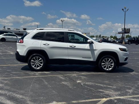 Used 2019 Jeep Cherokee Latitude w/ Popular Appearance Group AWD/4WD image 3
