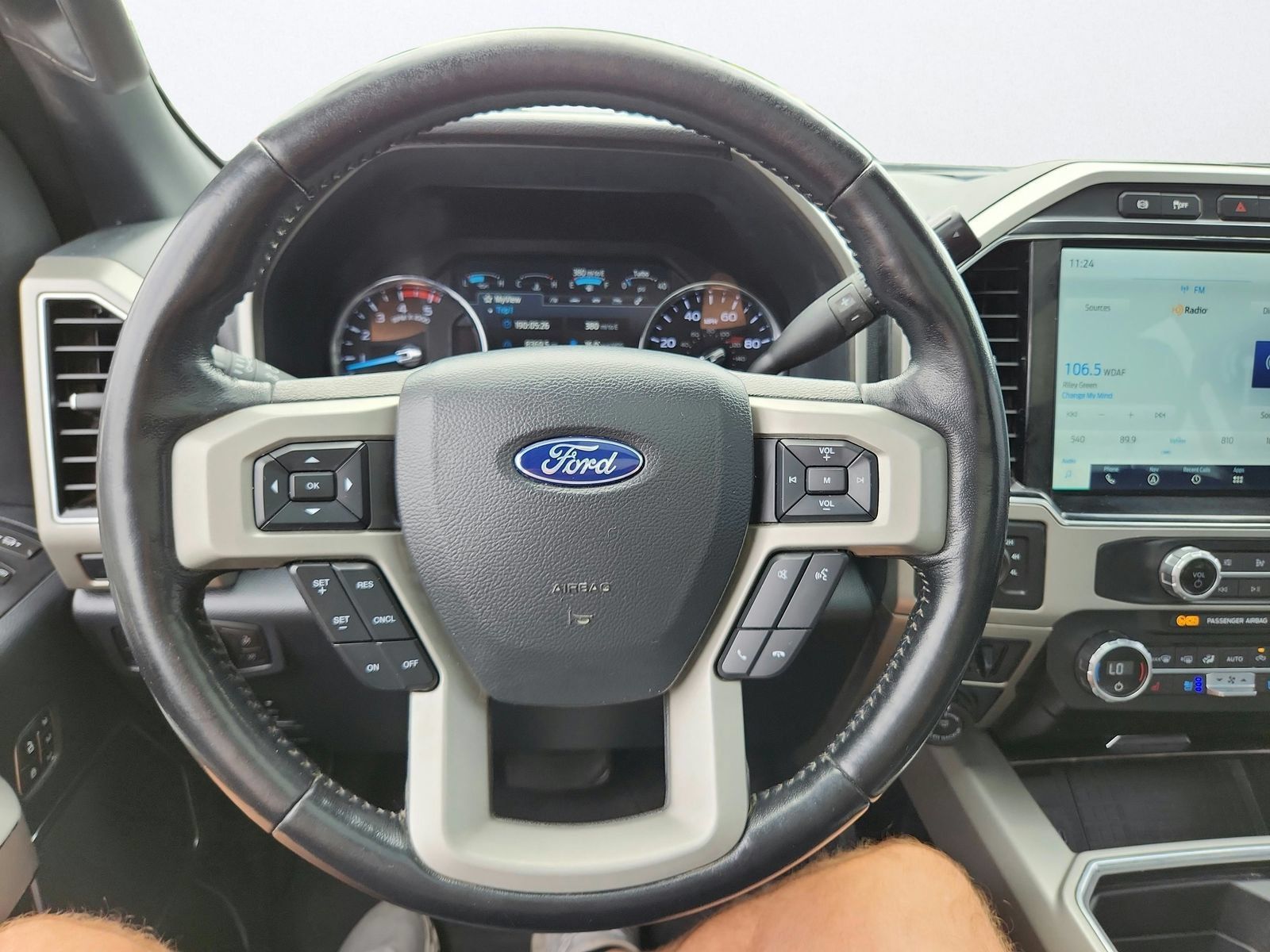 Used 2022 Ford F250 Lariat w/ Lariat Ultimate Package AWD/4WD image 16