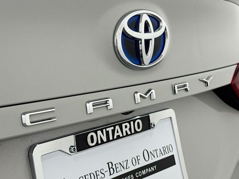 Used 2022 Toyota Camry SE w/ Audio Upgrade Package FWD image 9