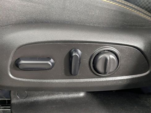 Used 2020 GMC Terrain SLE w/ Driver Convenience Package image 11