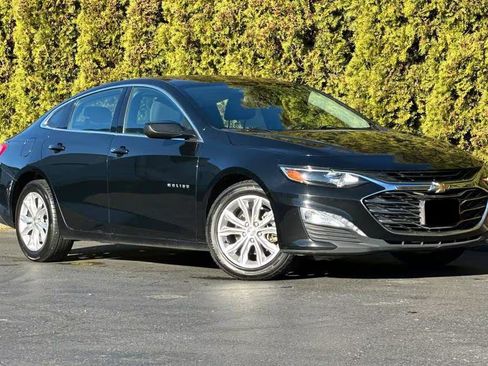 Used 2020 Chevrolet Malibu LT image 2