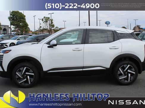 New 2025 Nissan Kicks SV image 2