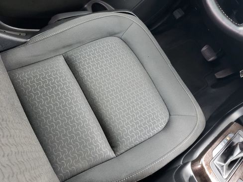 Used 2019 GMC Canyon SLE w/ Elevation Edition RWD image 14