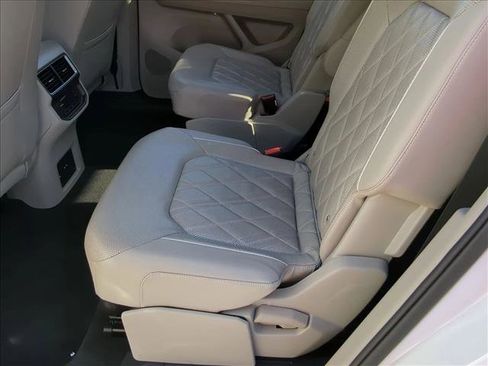 Used 2024 Volkswagen Atlas SEL Premium R-Line image 20