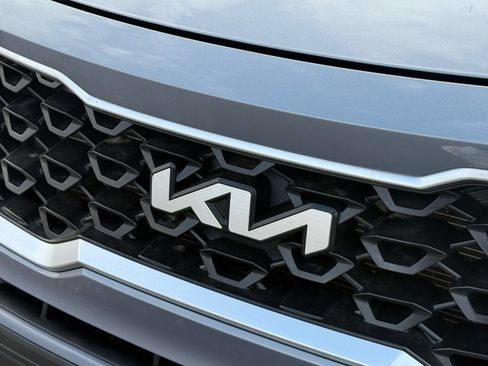 Used 2022 Kia Sorento LX FWD image 32