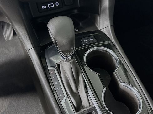 Used 2022 Chevrolet Equinox Premier image 19