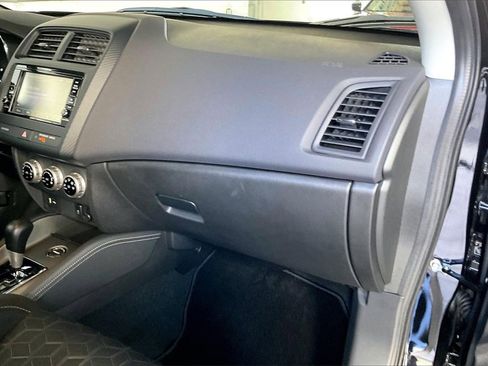 Used 2025 Mitsubishi Outlander Sport ES image 24