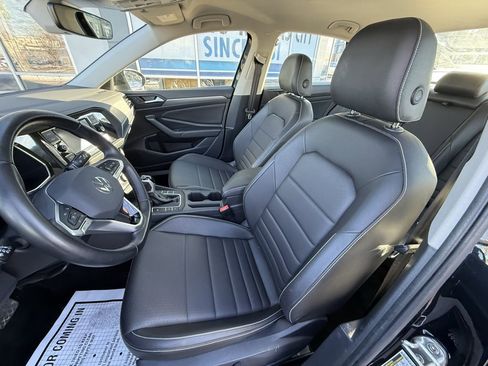 Used 2024 Volkswagen Jetta SE image 7