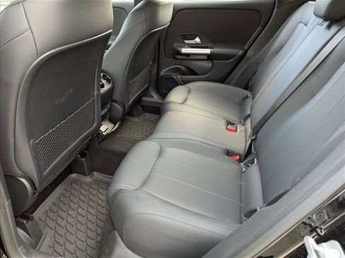 Used 2025 Mercedes-Benz GLA 250 image 18