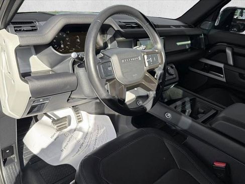Used 2024 Land Rover Defender 110 X-Dynamic SE image 11