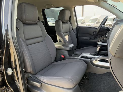 Used 2023 Nissan Frontier SV image 30