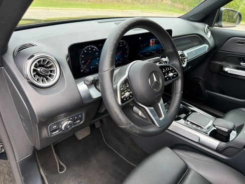 Used 2022 Mercedes-Benz GLB 250 image 16