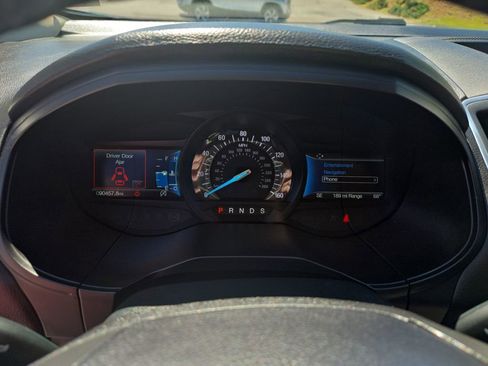 Used 2022 Ford Edge Titanium w/ Equipment Group 301A AWD/4WD image 16