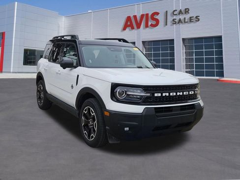 Used 2025 Ford Bronco Sport Outer Banks w/ Outer Banks Tech Package+ AWD/4WD image 9
