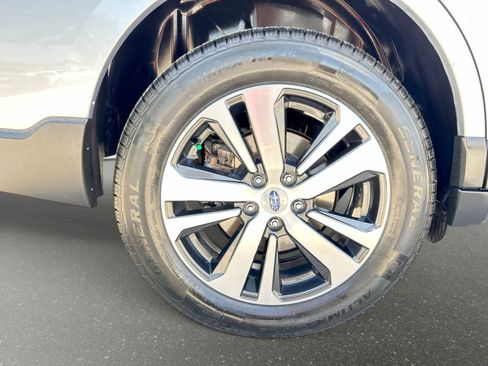 Used 2019 Subaru Outback 2.5i Limited AWD/4WD image 5