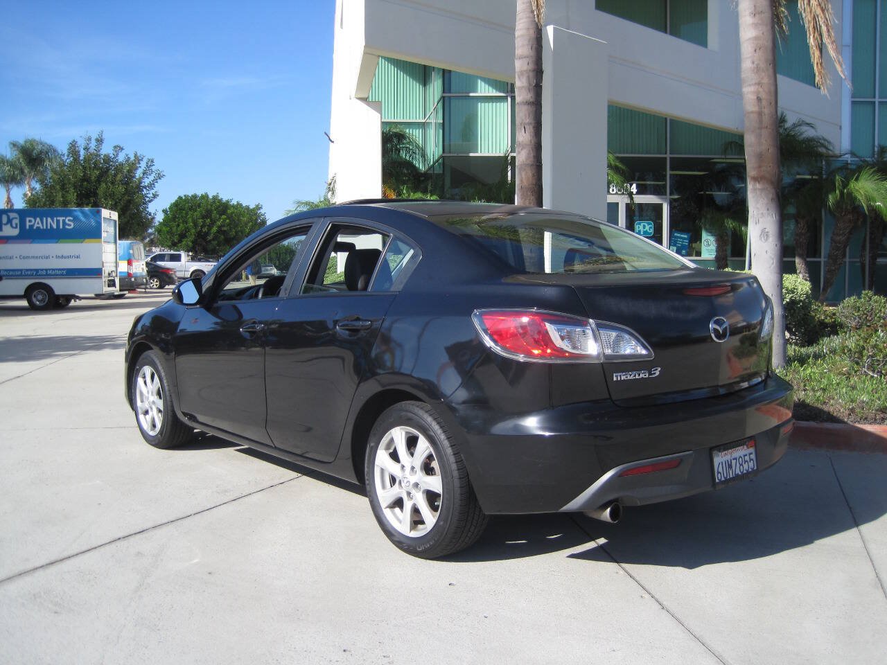 Used 2011 MAZDA MAZDA3 i Touring FWD image 3