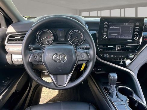 Used 2023 Toyota Camry SE image 8