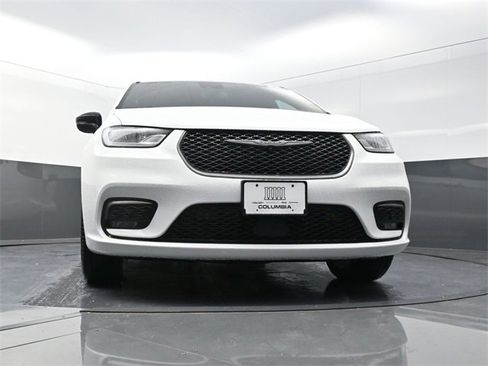 New 2026 Chrysler Pacifica Select image 18