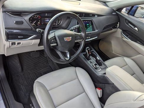 Used 2023 Cadillac XT4 Premium Luxury image 10