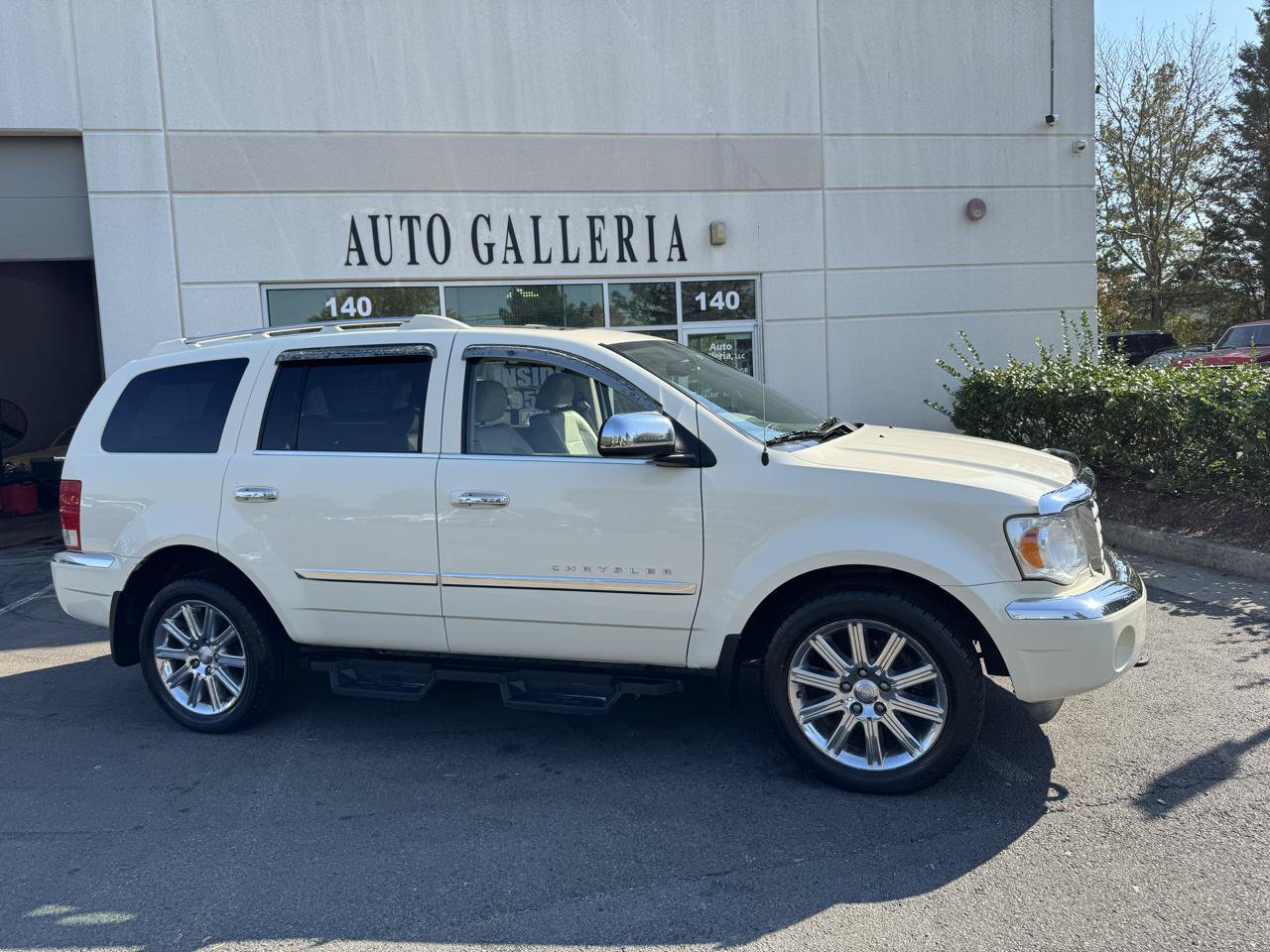 Used 2009 Chrysler Aspen Limited AWD/4WD image 3