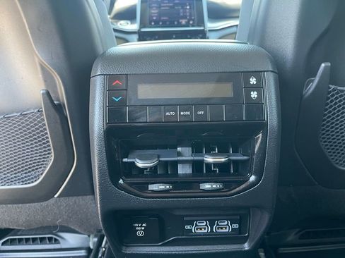 Used 2023 Jeep Grand Cherokee L Laredo w/ Luxury Tech Group I AWD/4WD image 40