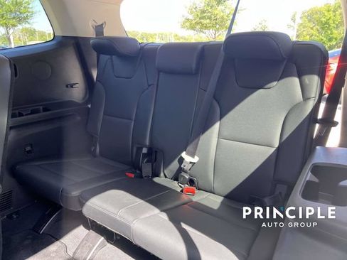 Used 2024 Kia Telluride EX w/ EX Captain's Chair Package FWD image 29
