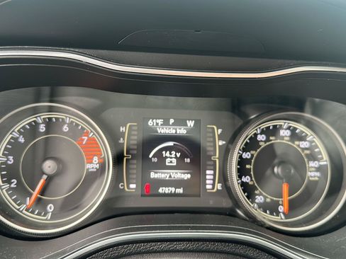 Used 2020 Jeep Cherokee Latitude Plus AWD/4WD image 11