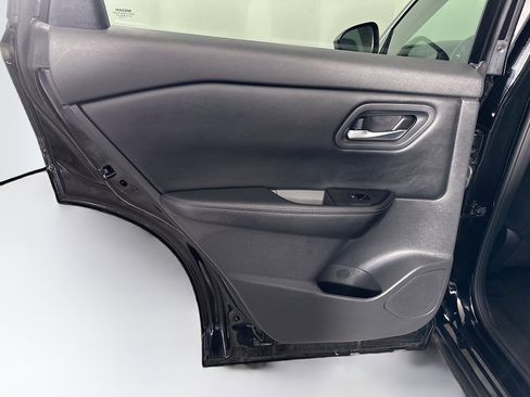 Used 2025 Nissan Rogue SV image 26