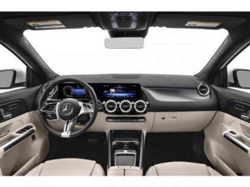 Used 2025 Mercedes-Benz GLA 250 4MATIC image 11