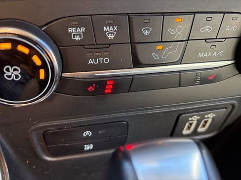 Used 2020 Ford EcoSport SE w/ SE Convenience Package image 25