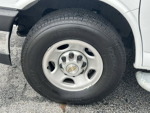 Used 2024 Chevrolet Express 2500 w/ Driver Convenience Package image 14