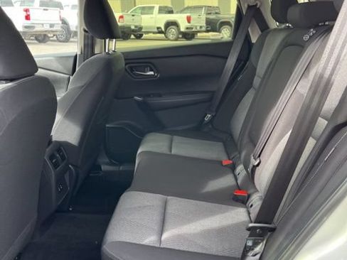 Used 2024 Nissan Rogue SV AWD/4WD image 29