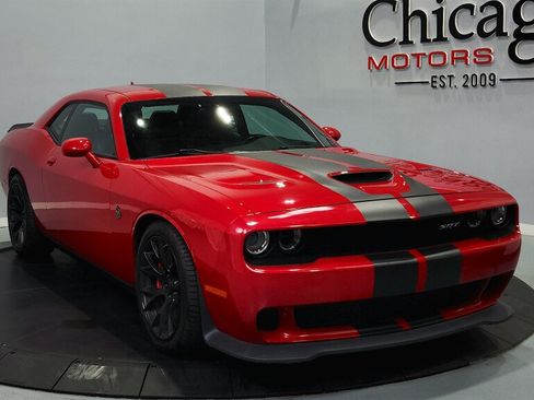 Used 2016 Dodge Challenger SRT Hellcat RWD image 2