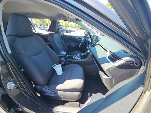 Used 2022 Toyota RAV4 XLE w/ Carpet Mat Package (TMS) AWD/4WD image 11