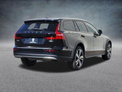 New 2026 Volvo V60 B5 Cross Country Plus w/ Protection Package Premier AWD/4WD image 7