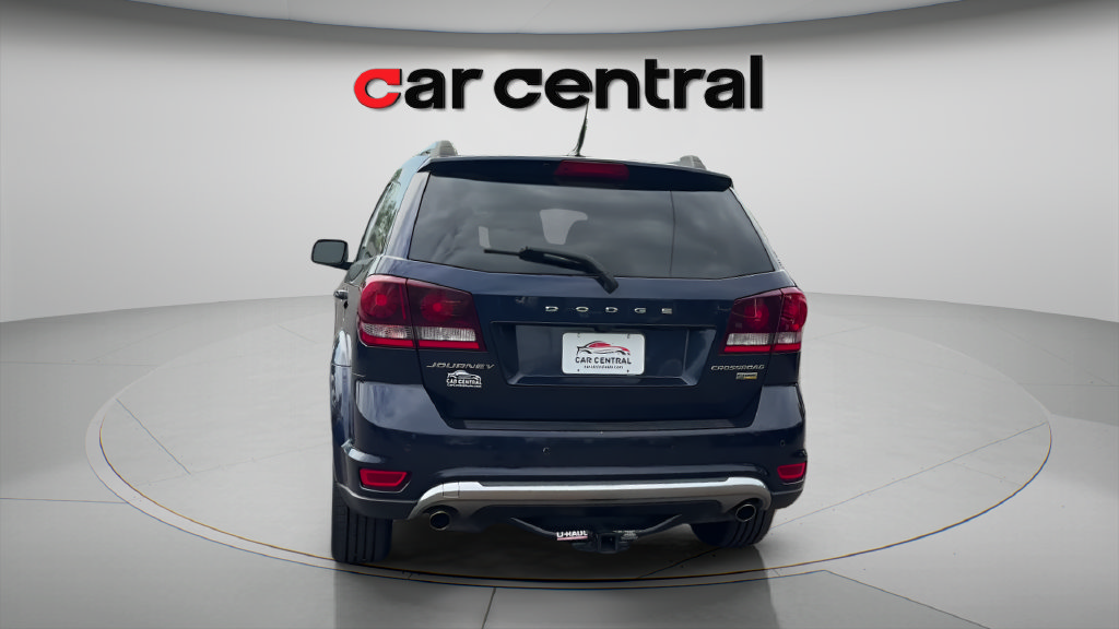 Used 2017 Dodge Journey Crossroad FWD image 4