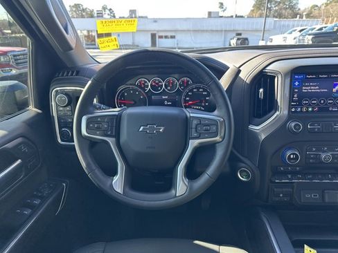 Certified 2022 Chevrolet Silverado 2500 LTZ w/ LTZ Plus Package image 17