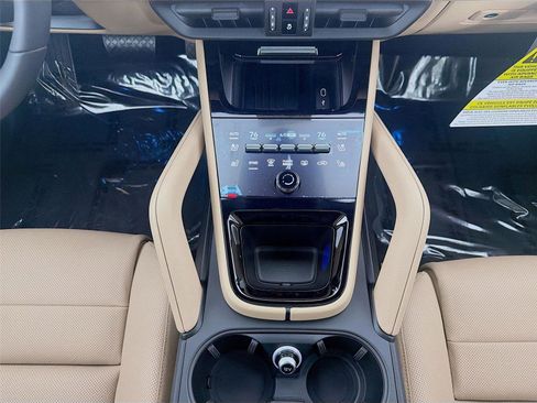 New 2026 Porsche Cayenne image 19