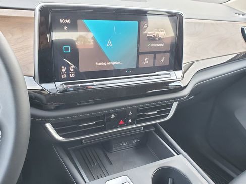 New 2026 Volkswagen Atlas SE FWD image 25