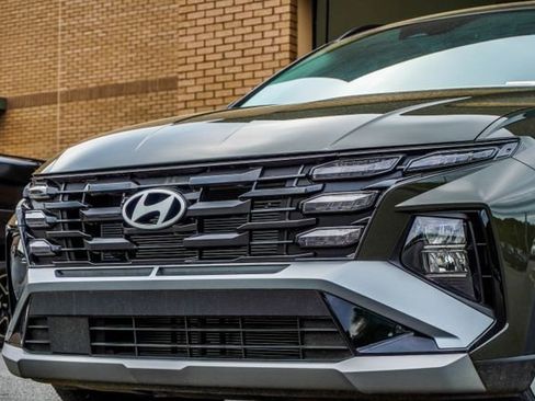 Used 2025 Hyundai Tucson SEL FWD image 2