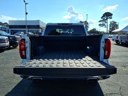 Used 2023 GMC Sierra 1500 SLT w/ SLT Premium Plus Package AWD/4WD image 7