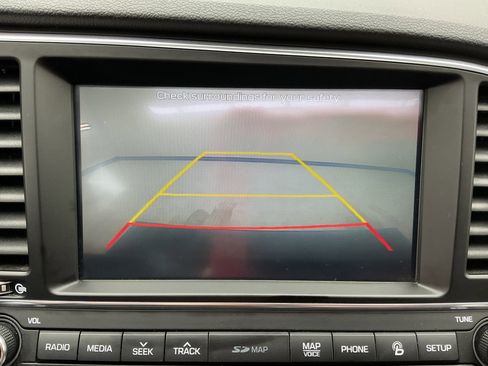 Used 2017 Hyundai Elantra Limited w/ Limited Tech Package 08 image 7