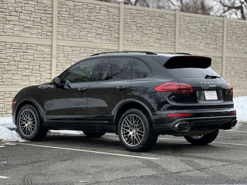 Used 2017 Porsche Cayenne Platinum Edition w/ Premium Package (PJV) image 6