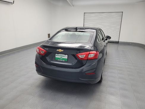 Used 2017 Chevrolet Cruze LT FWD image 7
