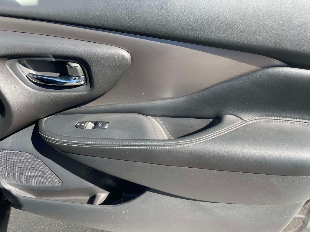 Used 2024 Nissan Murano SV FWD image 9