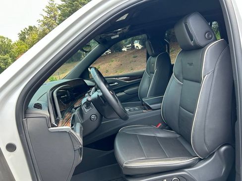 Used 2024 Cadillac Escalade Premium Luxury w/ Performance Package AWD/4WD image 41