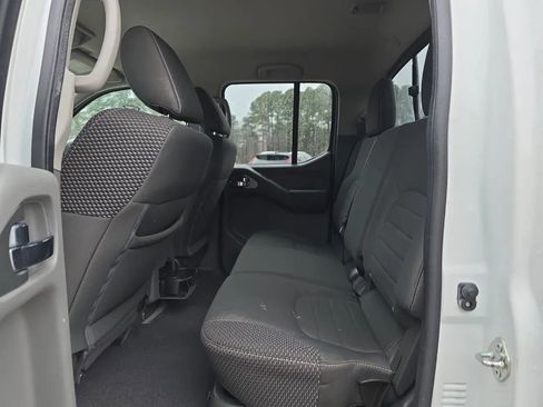 Used 2016 Nissan Frontier Desert Runner image 34