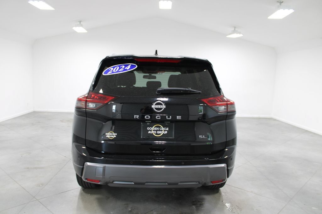 Used 2024 Nissan Rogue SL FWD image 8