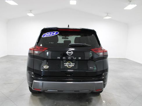Used 2024 Nissan Rogue SL FWD image 8